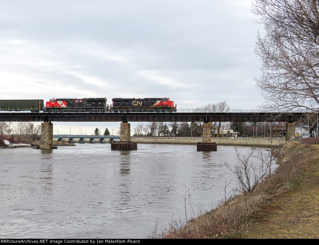 CN 2973 leads 402 across Rimouski River